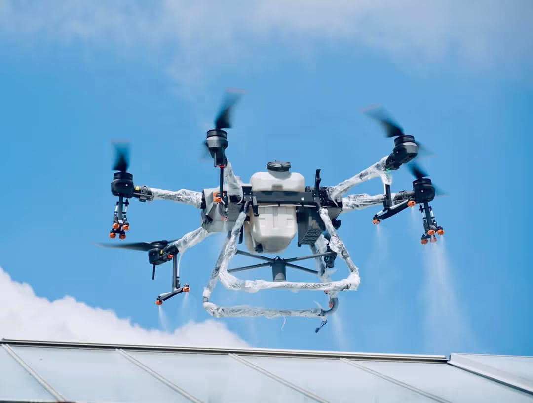 drone per l'ombreggiatura di una serra